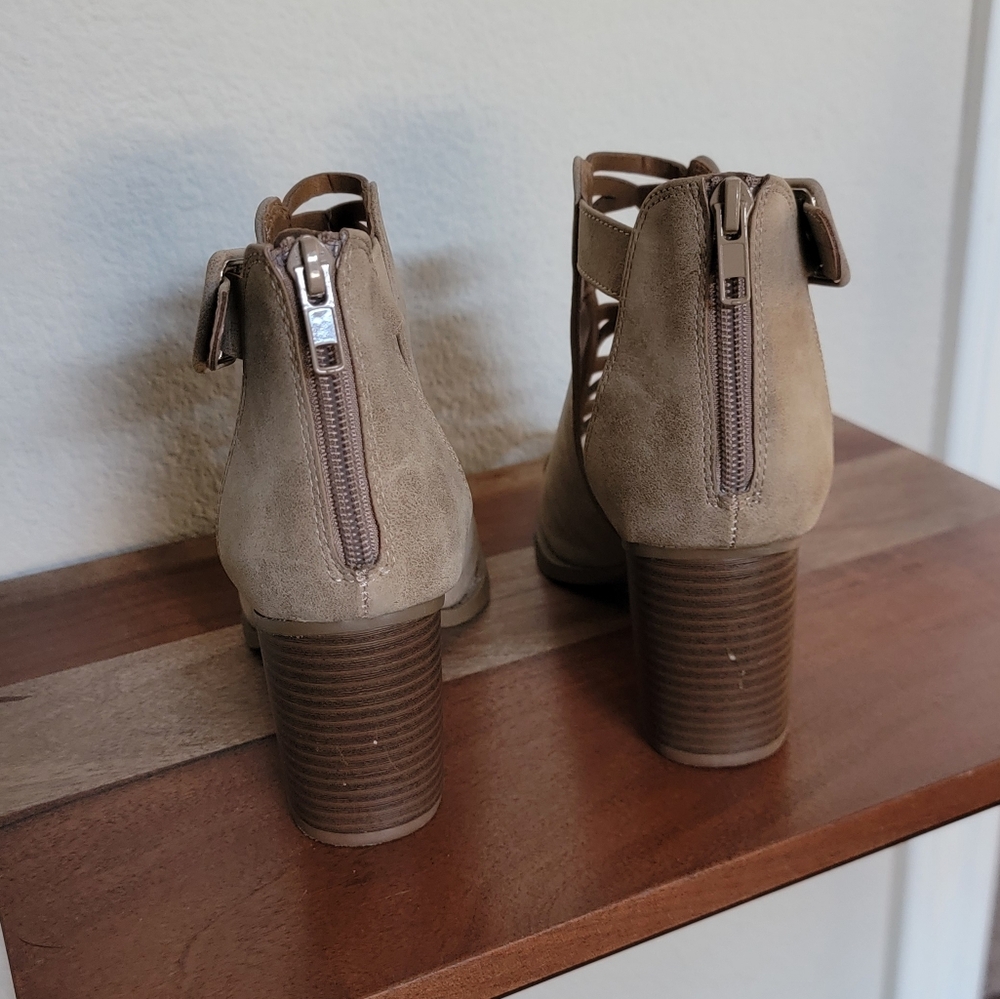 Booties - Picture 3 of 4